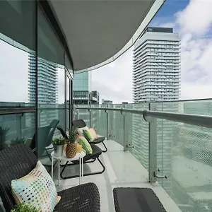 new-superior-lakeview-luxury-top-floor-3-bedroom-suite.hotelstorontoontario.org/